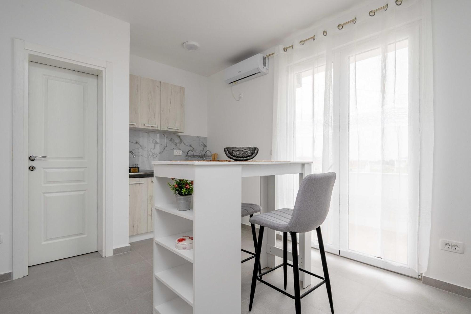 Apartments Milivojevic Bar Pokoj fotografie